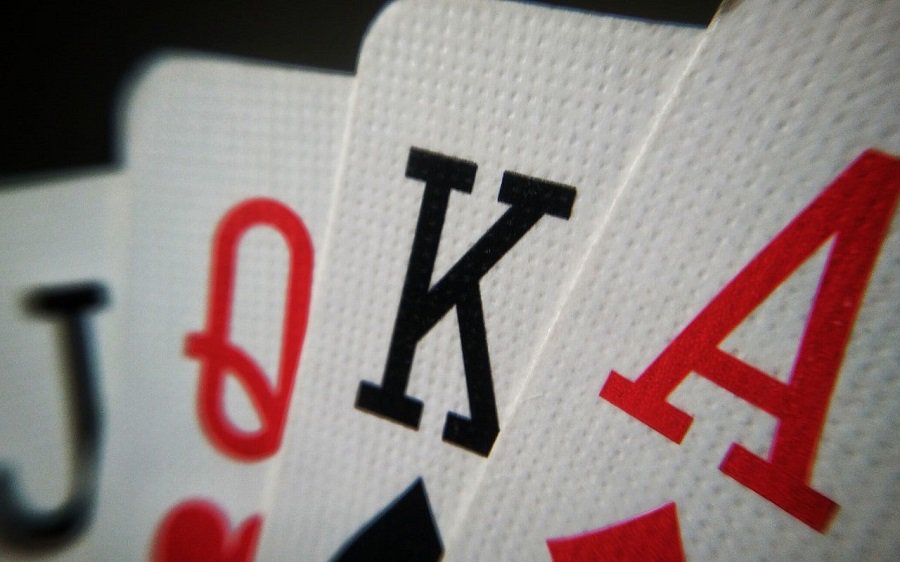 Tính may rủi có quan trọng trong Poker online