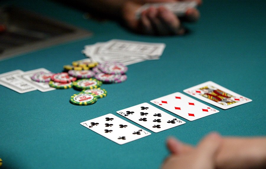 3 mẹo chơi Poker cực hay để bạn đánh bại mọi đối thủ