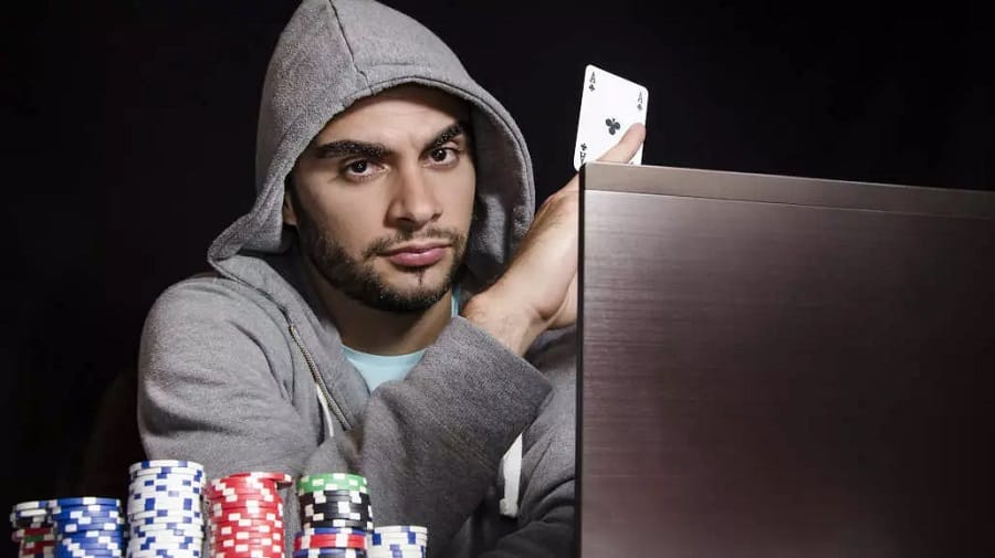 Những cách chơi Poker chắc thắng được cao thủ chia sẻ bạn nên học hỏi